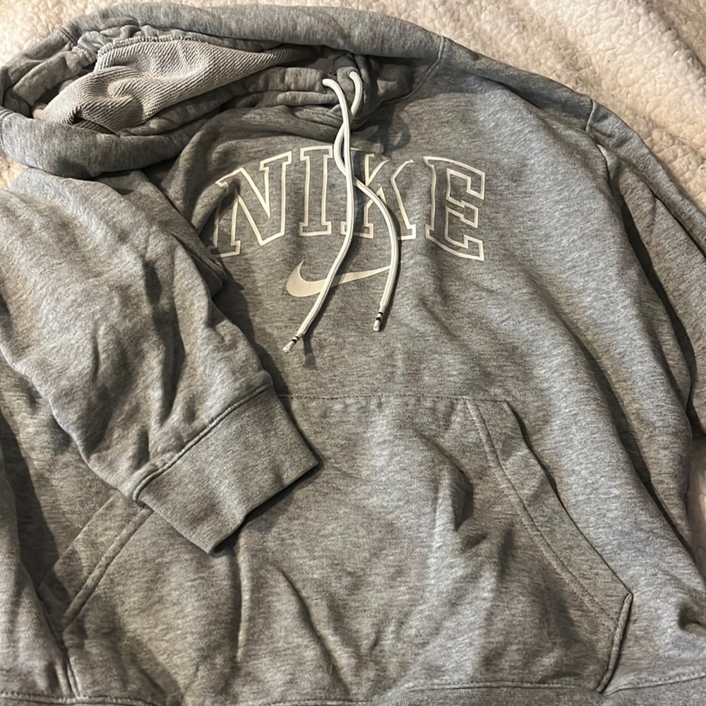 Nike gray hoodie with strings and front pocket